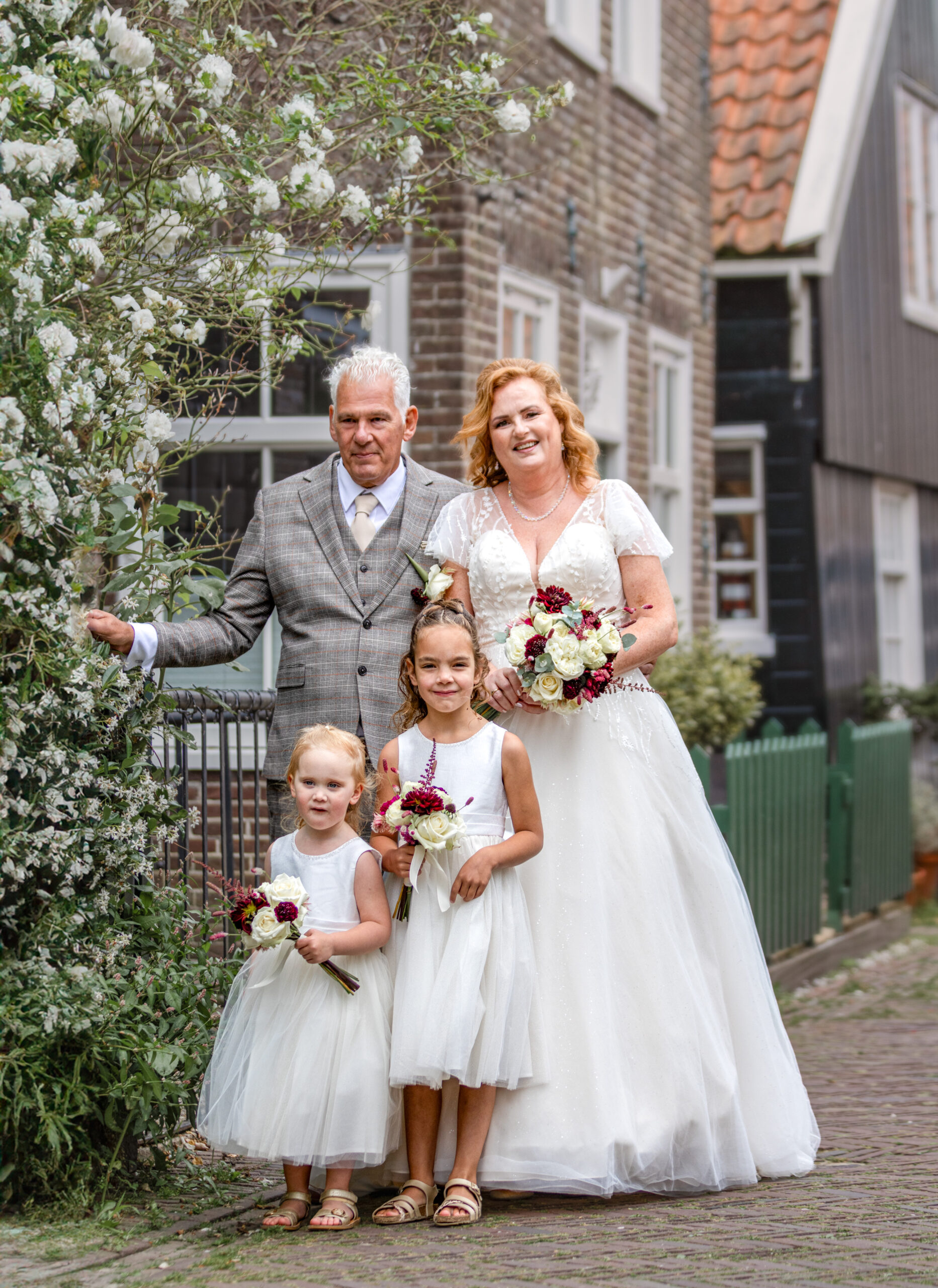 Bruidspaar met kinderen